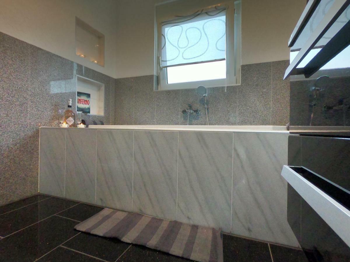 Moderne Helle 2,5 Zimmer Wohnung Mit Grossem Bad Und Kueche In Trossingen Ngoại thất bức ảnh