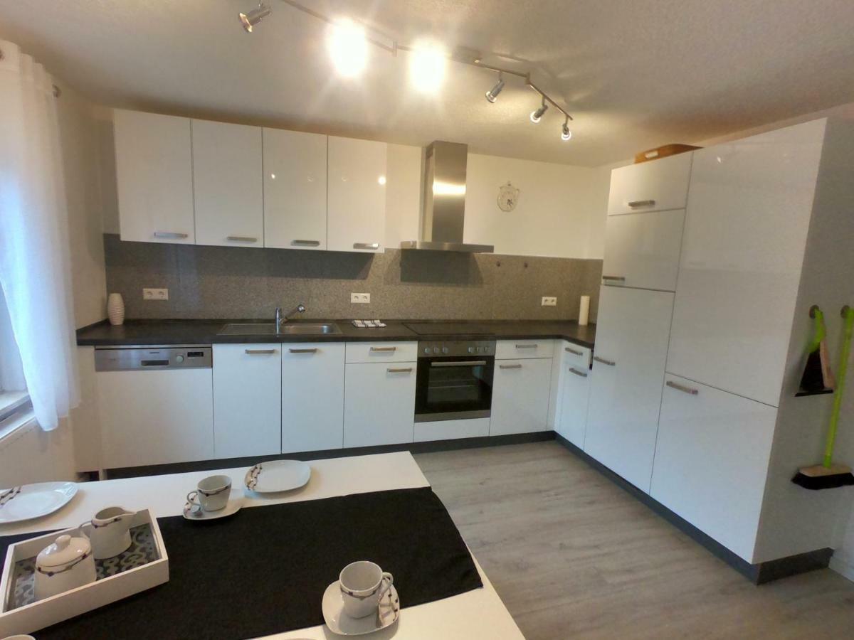 Moderne Helle 2,5 Zimmer Wohnung Mit Grossem Bad Und Kueche In Trossingen Ngoại thất bức ảnh